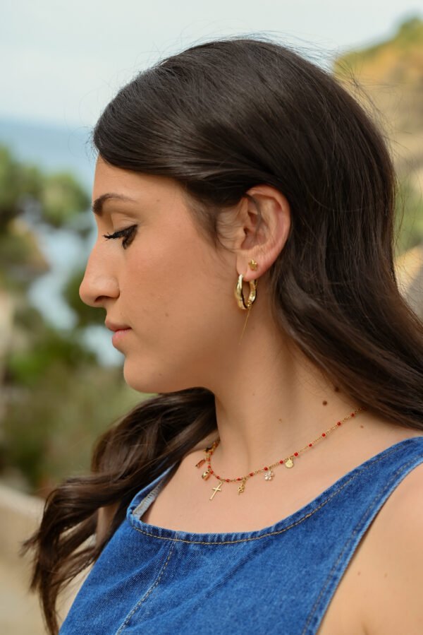 Collier doré perles rouges