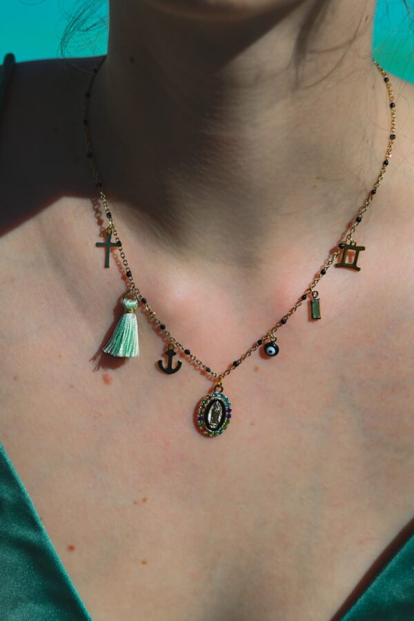 Collier doré perles noires