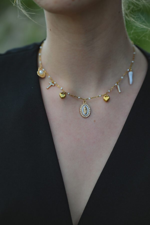 Collier doré perles blanches